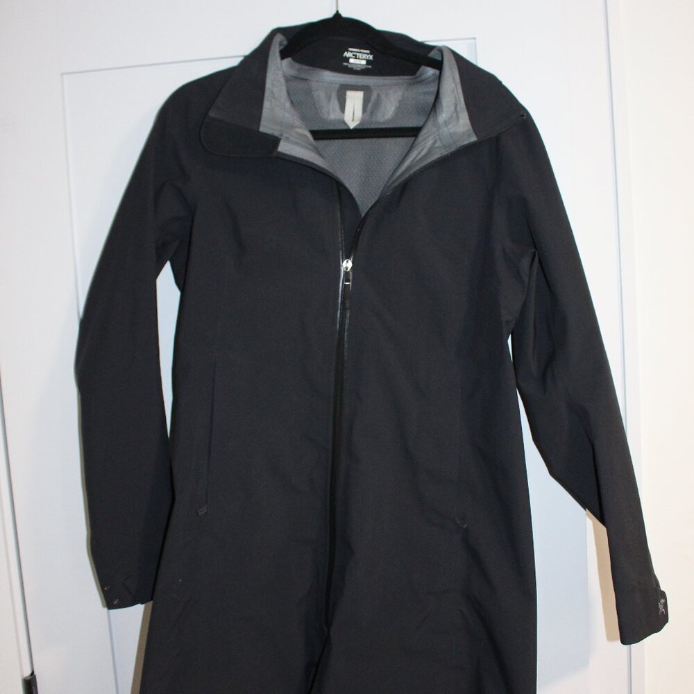 Arcteryx Women's Hip Level Raincoat Black